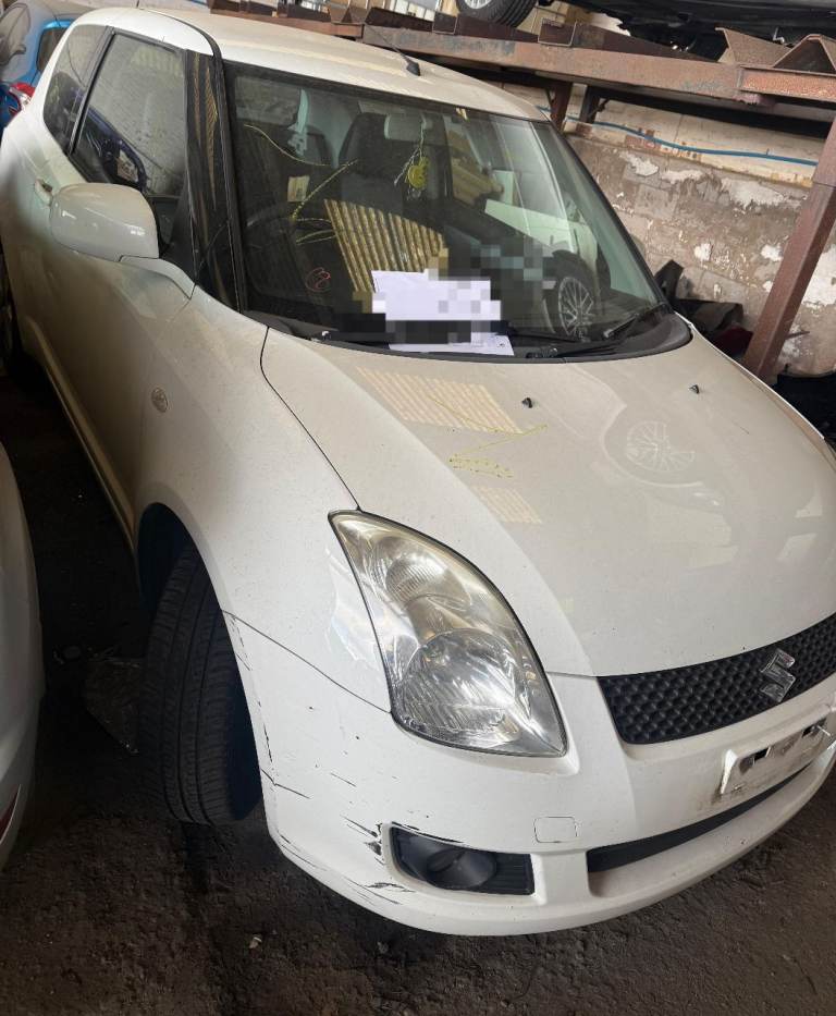 Breaking spare parts suzuki swift 