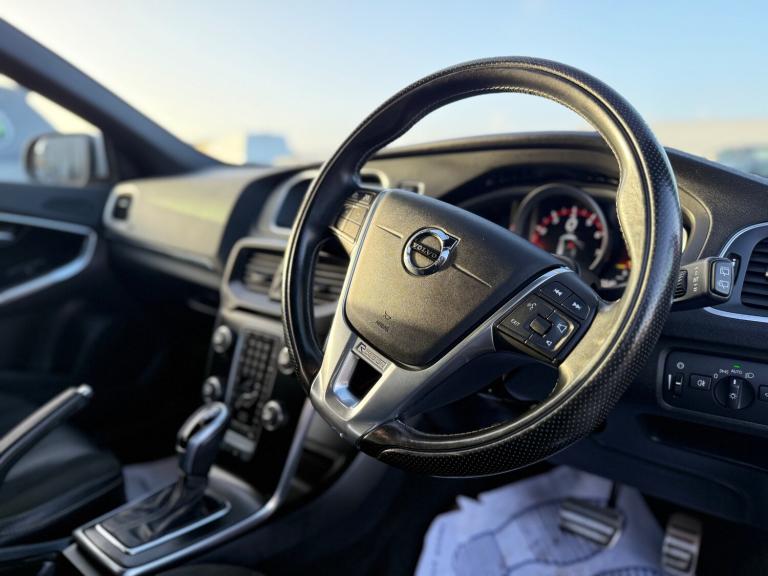 2016 Volvo V40 T2 [122] R DESIGN 5dr Geartronic HATCHBACK Petrol Automatic