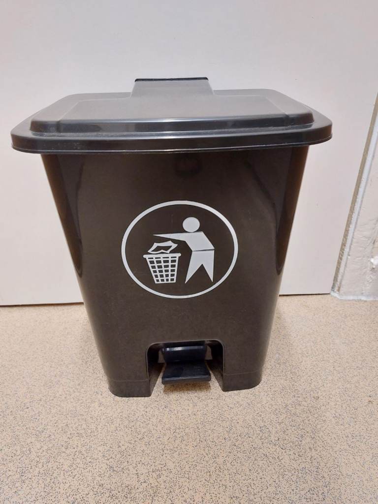 Pedal bin