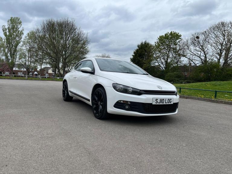 2013 Volkswagen Scirocco 2.0 TDi BlueMotion Tech GT 3dr [Nav/Leather] COUPE DIESEL Manual