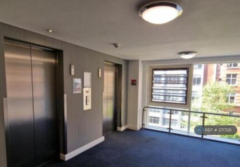 1 bedroom flat in Whitworth Street West, Manchester, M1 (1 bed) (#2717221)