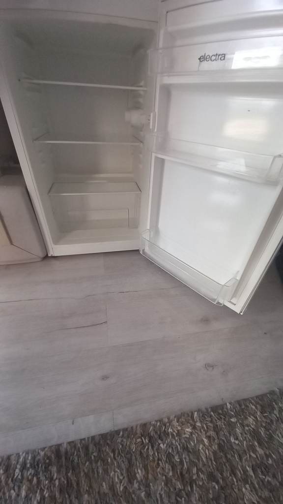 White Electra Freestanding Fridge – Good Working Order