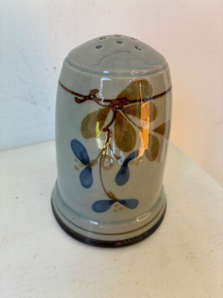 Highland Stoneware Pottery Celedon Floral Flour Sifter