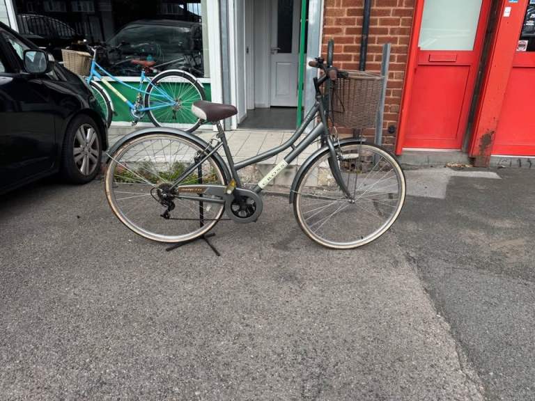 CROSS City Bike with Basket – Good Condition