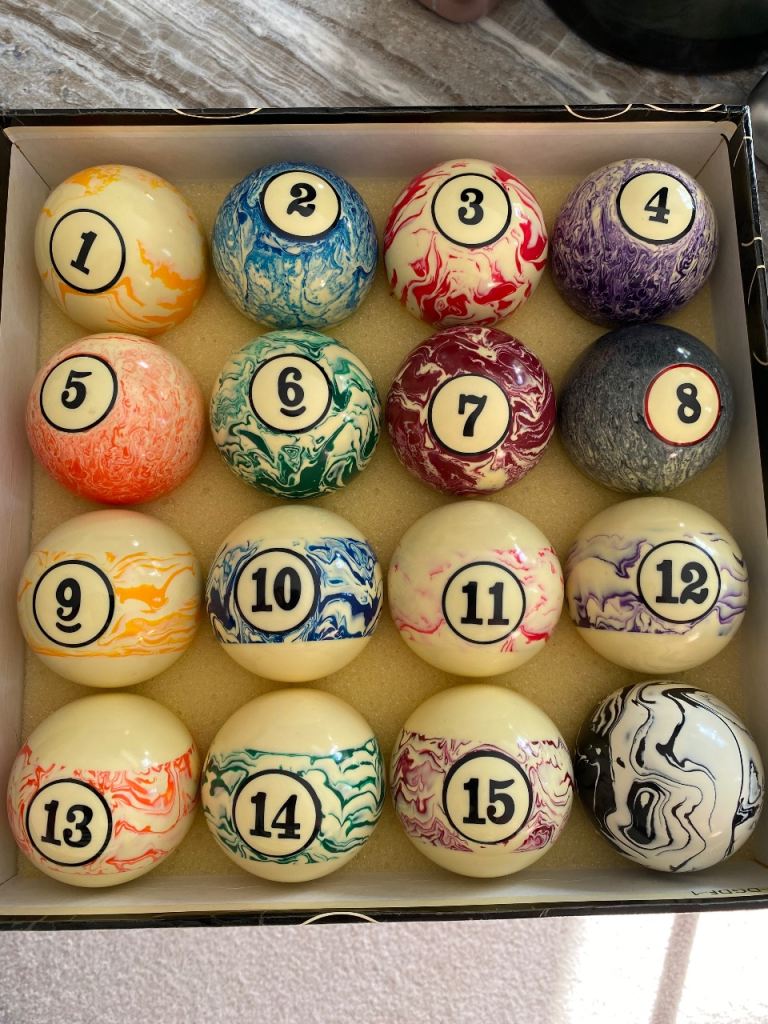 Pool balls 