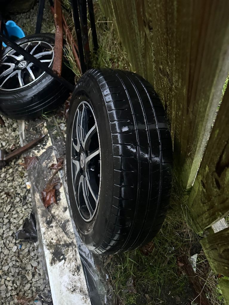 Alloys tyres 15ins