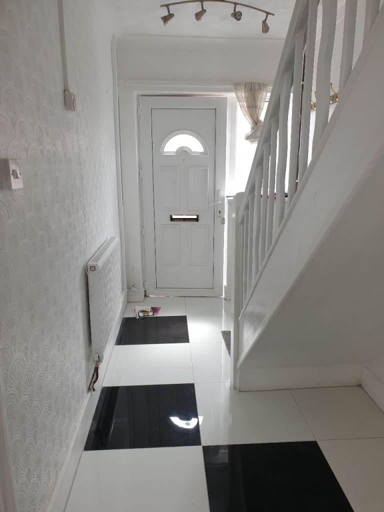 **AVAILABLE**3 BED**MID TERRACED PROPERTY**BEESTON ROAD**LONGTON**