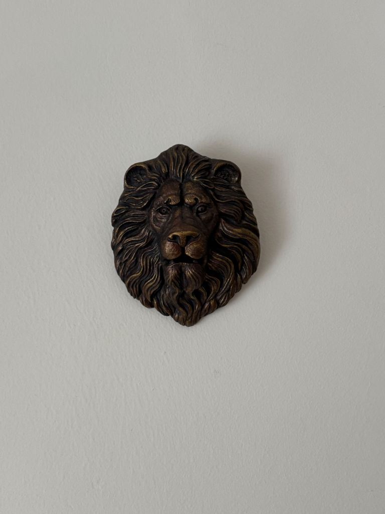 Vintage-Style Lion Head Wall Decor 
