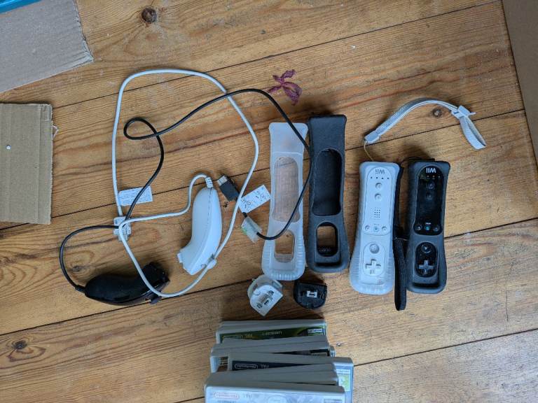 image for Nintendo games+ controllers 