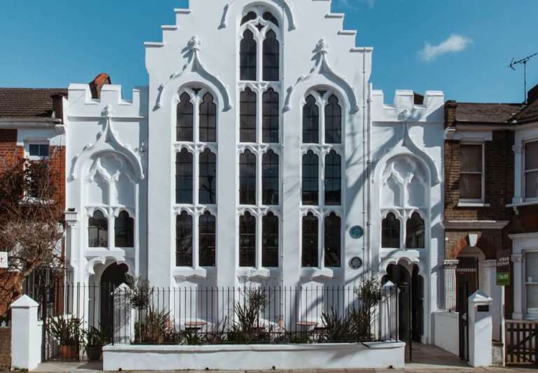 *Hammersmith* Private Serviced Offices: Units from 4 to 140 desks for rent W6