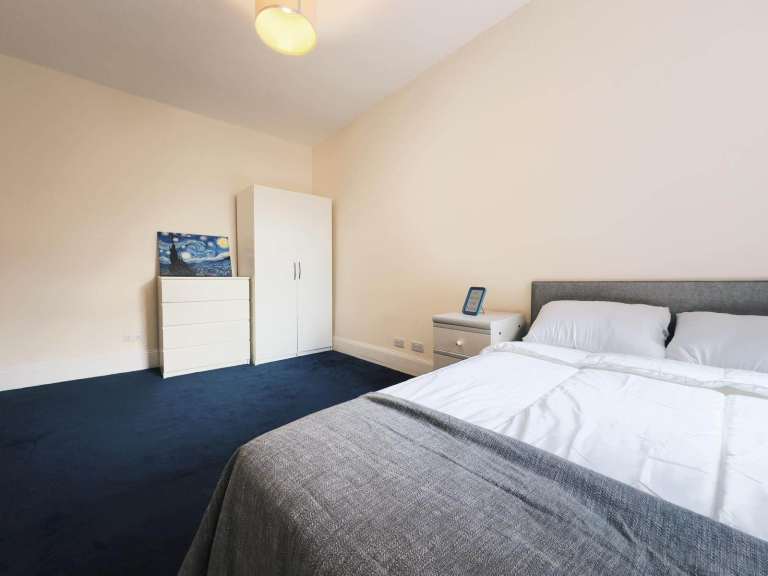 ⭐ BEAUTIFUL DOUBLE ROOM IN HOLLOWAY — MOVE IN NOW 🔑