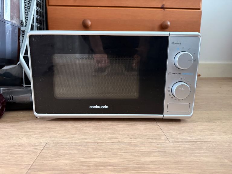 FREE COOKWORKS MICROWAVE 