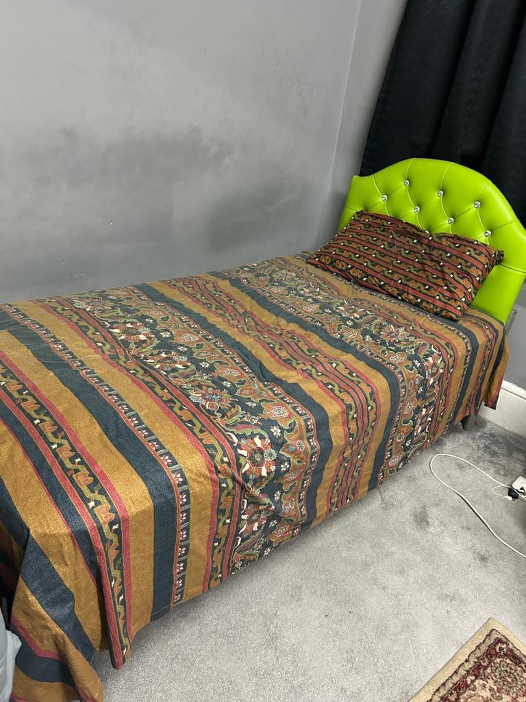 Available for rent large room