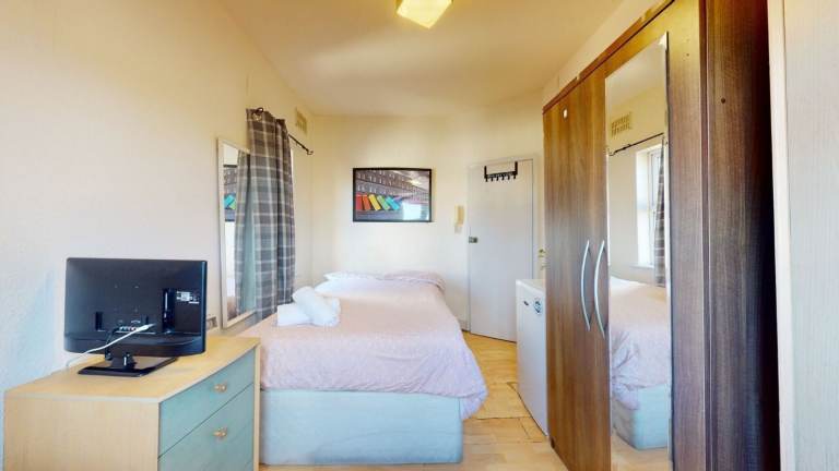 Room In Willesden Green NW2, All Bills included