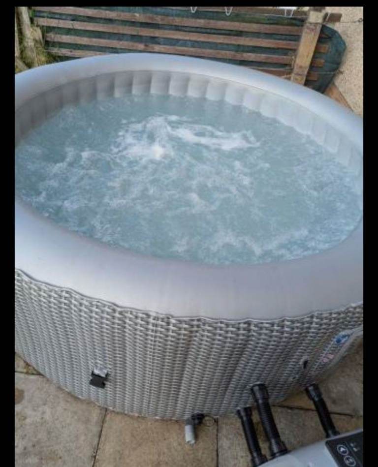 Inflatable Hot Tub with Bubbles – Grey, Good Condition