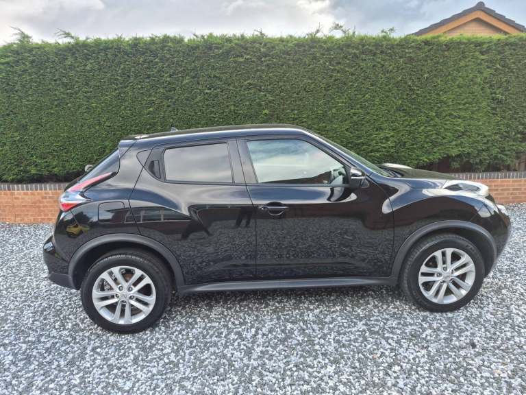 2016 Nissan Juke 1.2 DiG-T N-Connecta 5dr HATCHBACK Petrol Manual