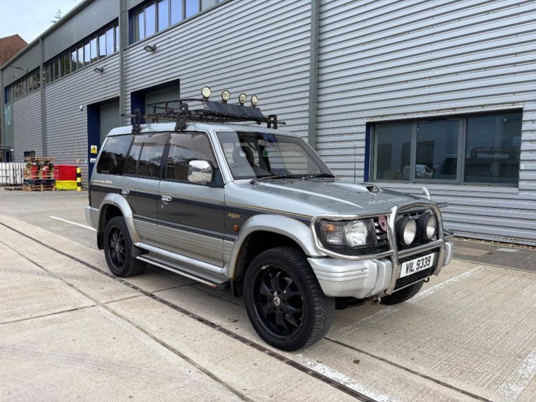 MITSUBISHI PAJERO 2.8TD EXCEED LIMITED EDITION AUTOMATIC 1996 LWB - BLUE/SILVER