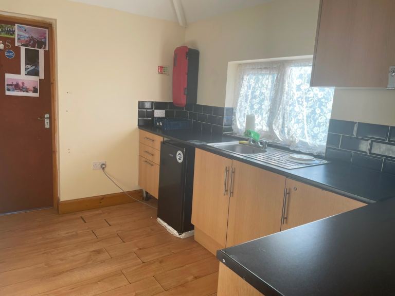 7 Bedrooms 4 Bathrooms HMO Licensed Property is available to rent in Hayes UB3