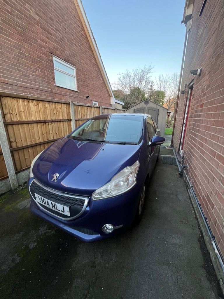 Peugeot, 208, Hatchback, 2014, Manual, 1199 (cc), 3 doors
