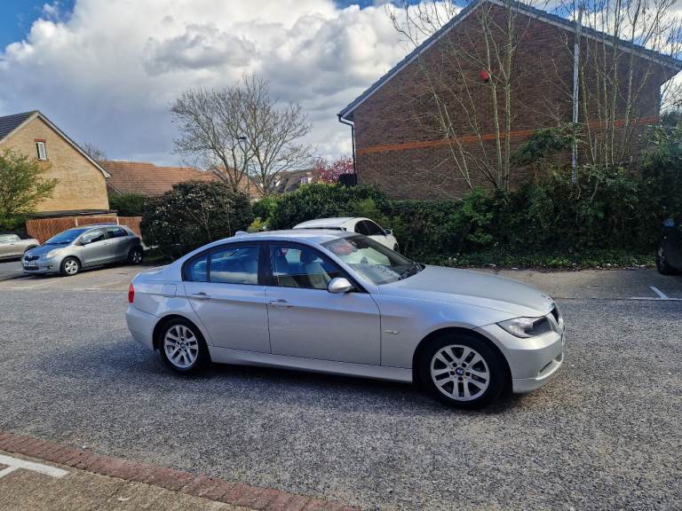 Bmw 318i 06 Automatic petrol idrive MOT 12 months SATNAV immaculate