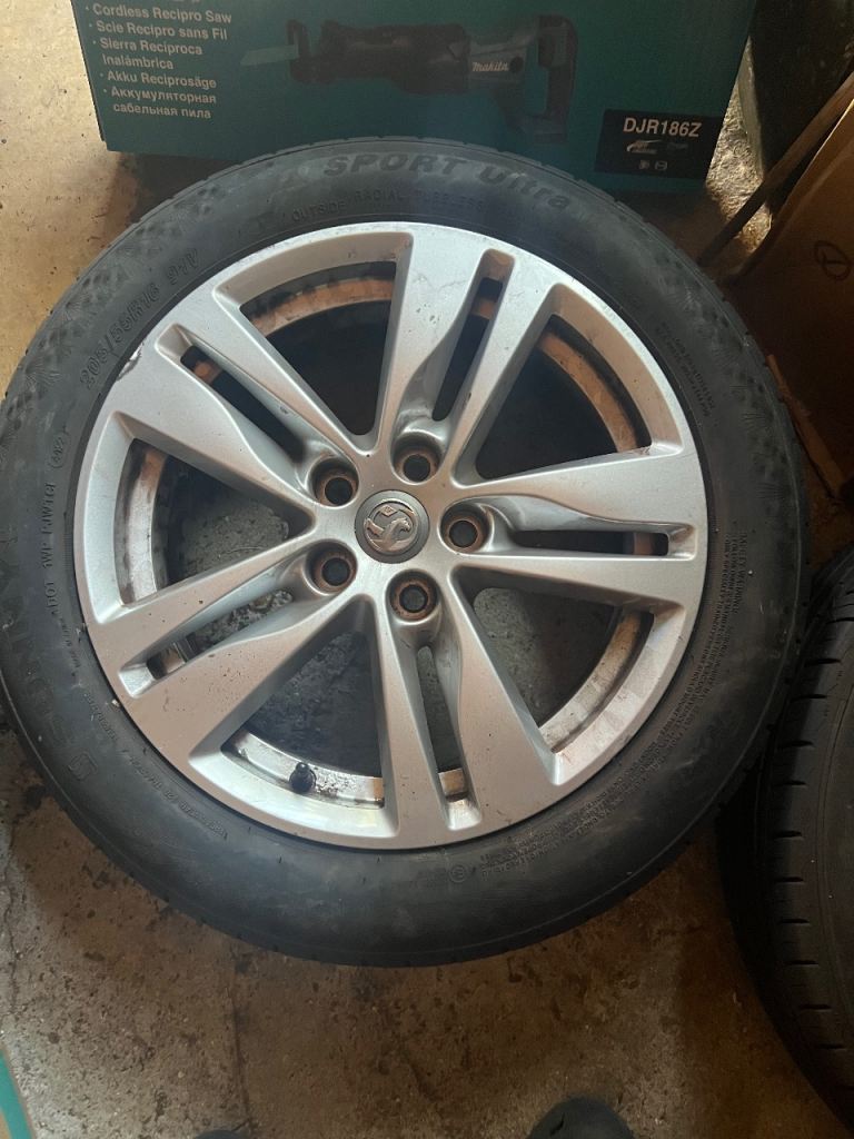 Vauxhall Astra alloy