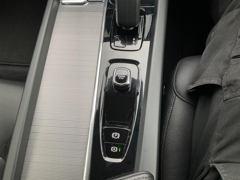 2023 Volvo XC60 2.0 B5p Core 5Dr Awd Geartronic SUV Petrol Automatic