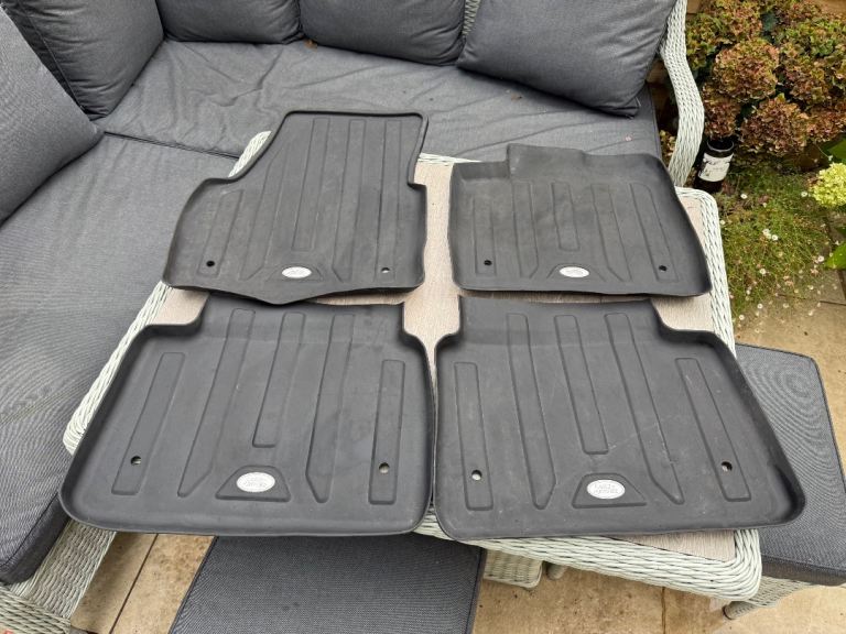 Land Rover Discovery Sport Rubber Floor Mats 