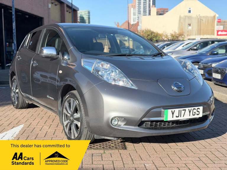 2017 Nissan Leaf 30kWh Tekna Hatchback 5dr Electric Auto (109 bhp) HATCHBACK Electric Automatic