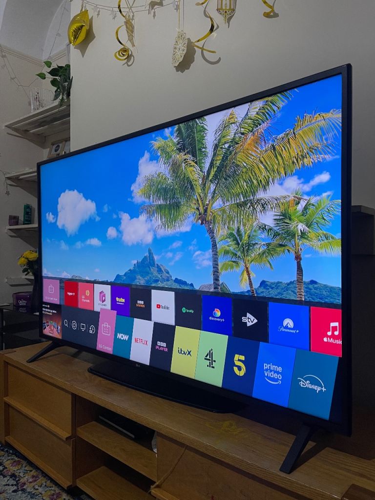 LG ThinQ AI 60 Inch 4K Ultra HD HDR Smart LED TV Alexa compatibility in Excellent Condition