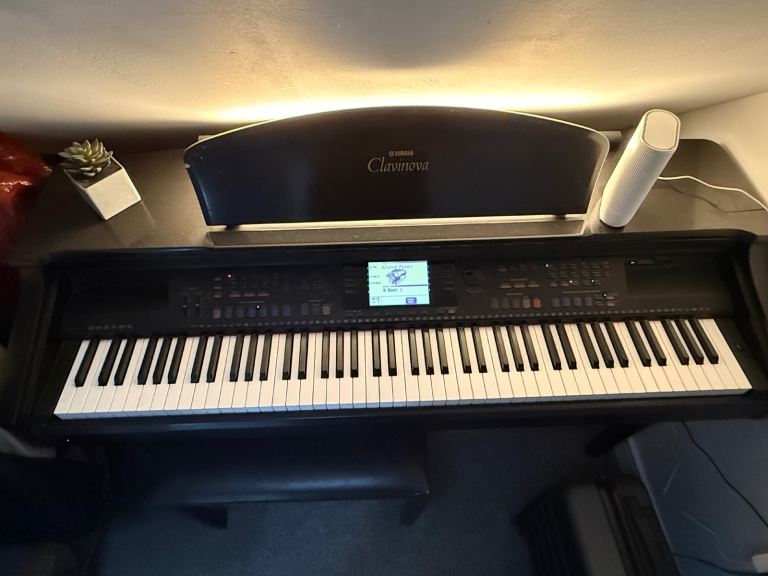 Yamaha Clavinova CVP-107 Piano and Stool  
