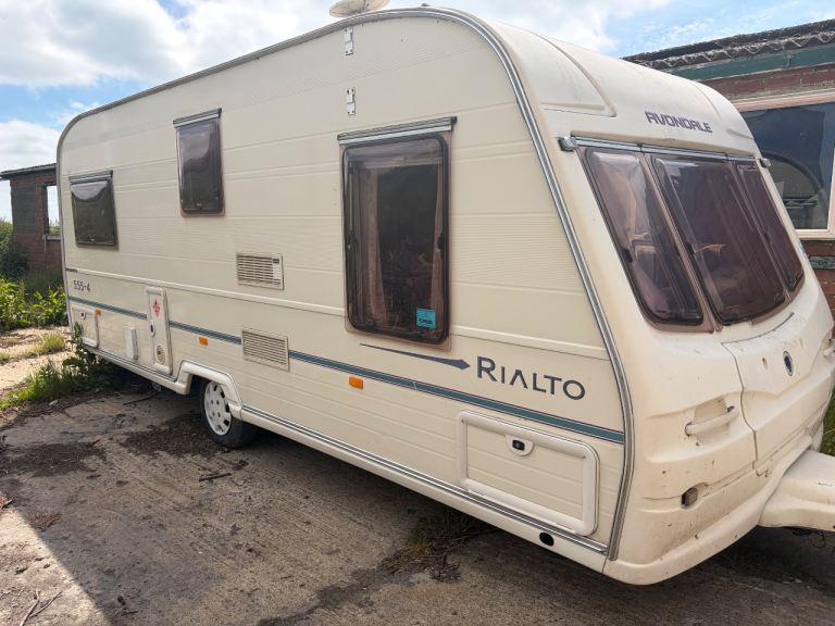 Avondale Rialto 2002 Fixed Bed *For Sale*