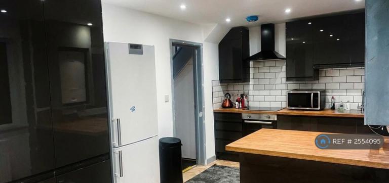 1 bedroom in Coronation Avenue, Keynsham, Bristol, BS31 (#2554095)