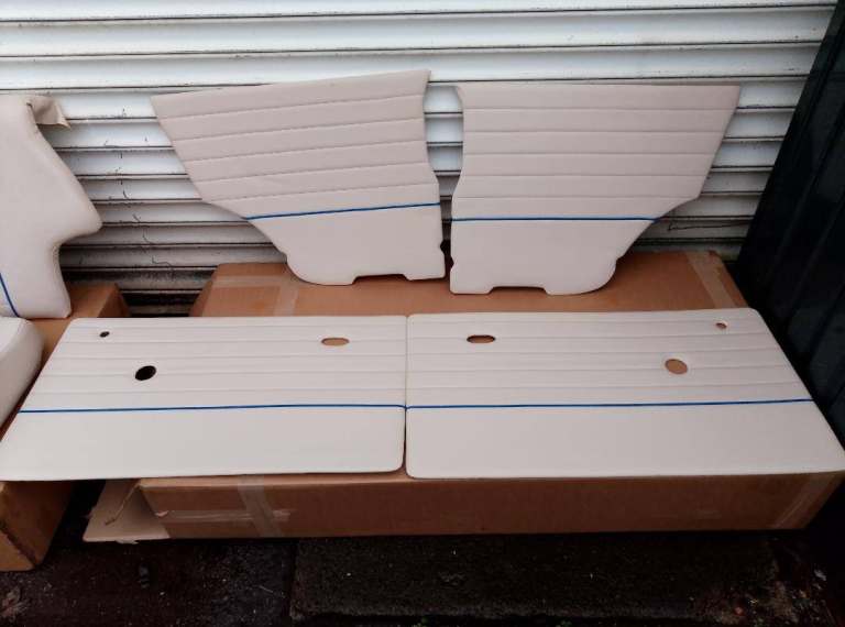 CLASSIC MINI SEAT SETS REFURBISHED FROM £495 Door cards from £65 HEADLININGS FROM £65 CARPETS £29 +