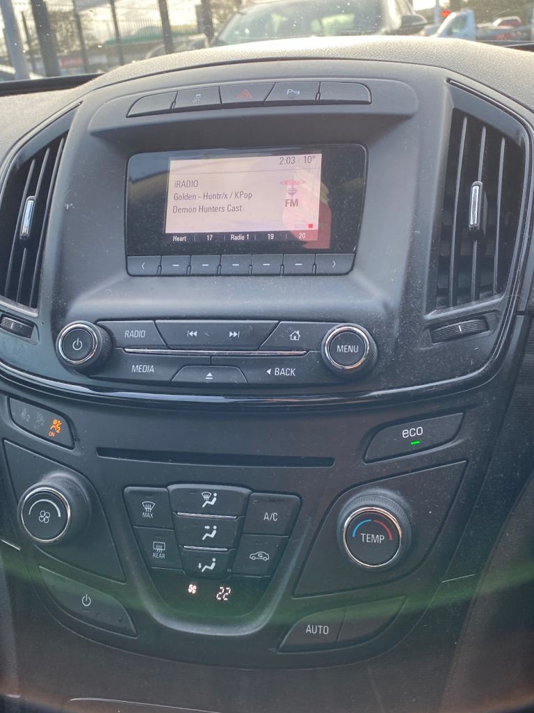 Vauxhall, INSIGNIA, Hatchback, 2016, Manual, 1956 (cc), 5 doors