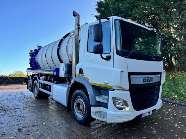 2017 17 DAF CF 290 E6 6x2 Whale stainless steel 3100gln vacuum tanker wash down