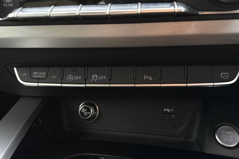 2020 Audi A4 2.0 TFSI 35 S line S Tronic Euro 6 (s/s) 4dr Saloon PETROL Automatic