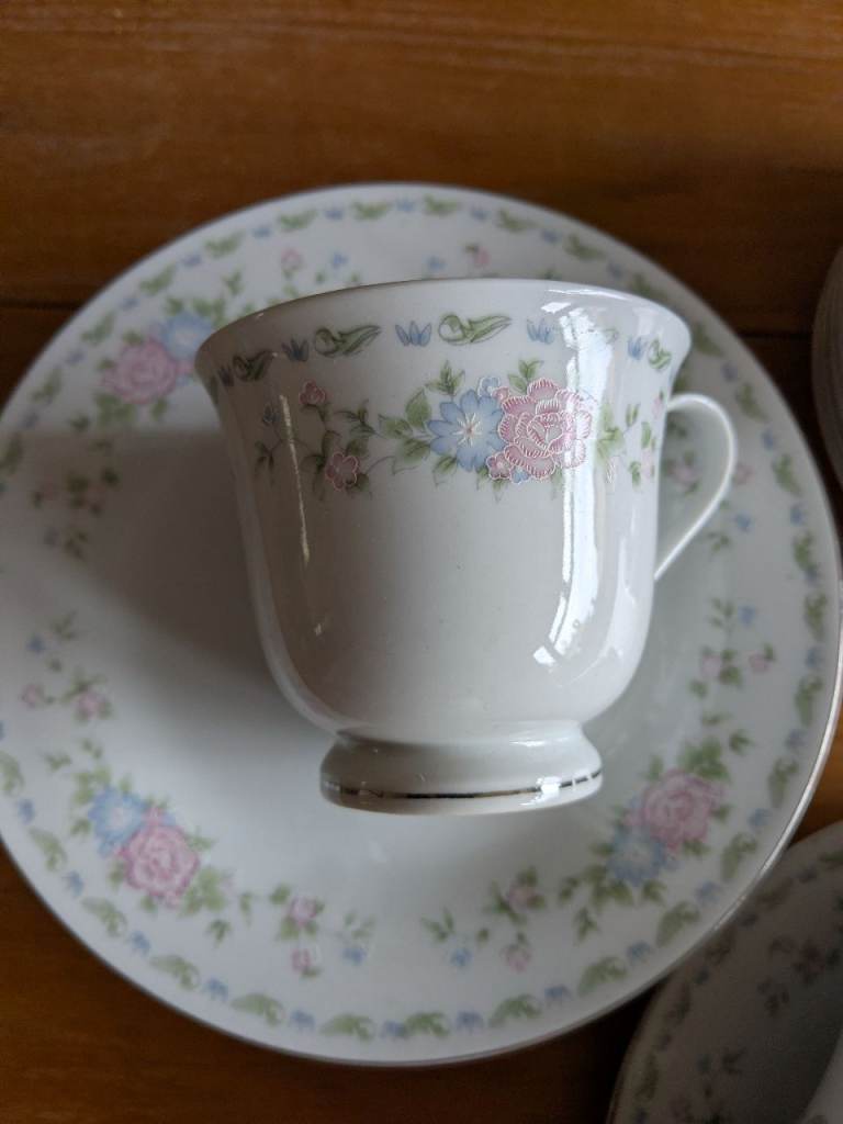 Vintage Made in Liling China Tea Set 18 Pieces 