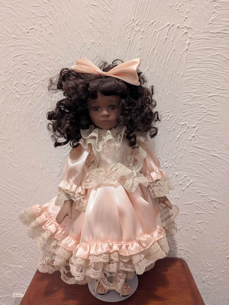 VINTAGE LEONARDO PORCELAIN DOLL CRYSTAL 