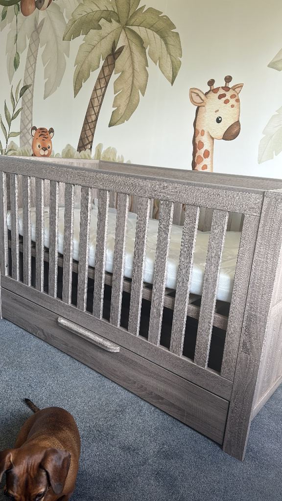 Baby and toddler cot bed 