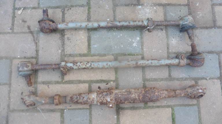 VINTAGE TRACTOR PARTS COULD BE FERGIE