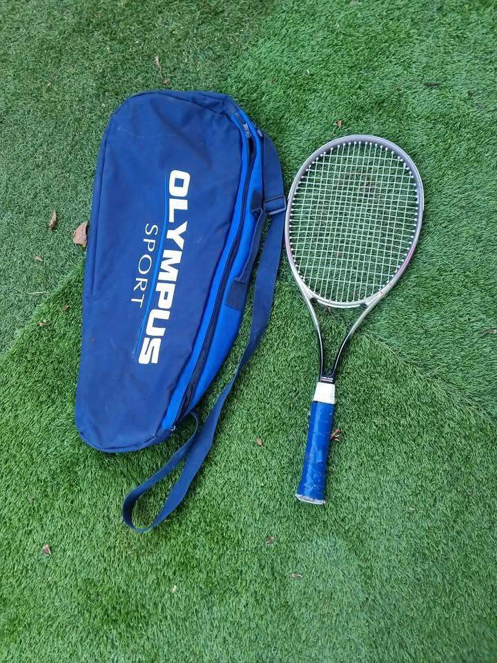 Tennis Racket read description