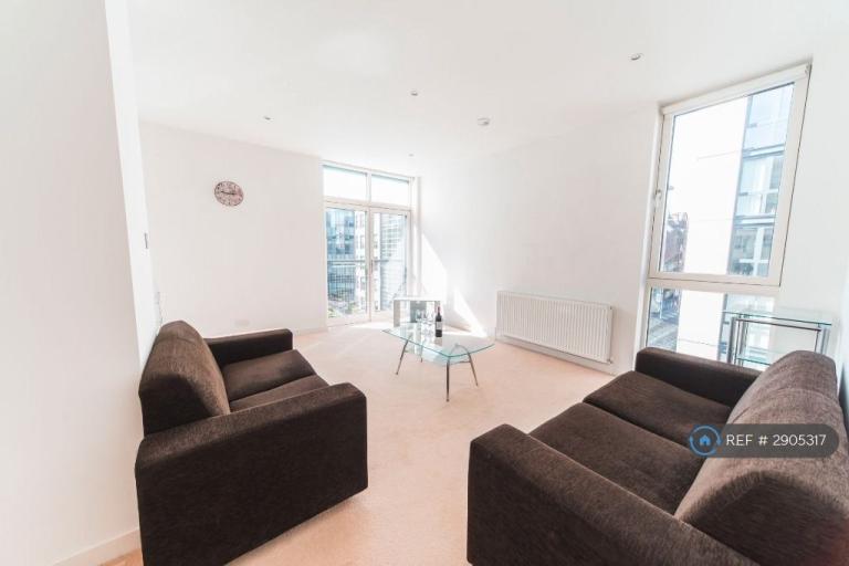 2 bedroom flat in Oswald Street, Glasgow, G1 (2 bed) (#2905317)