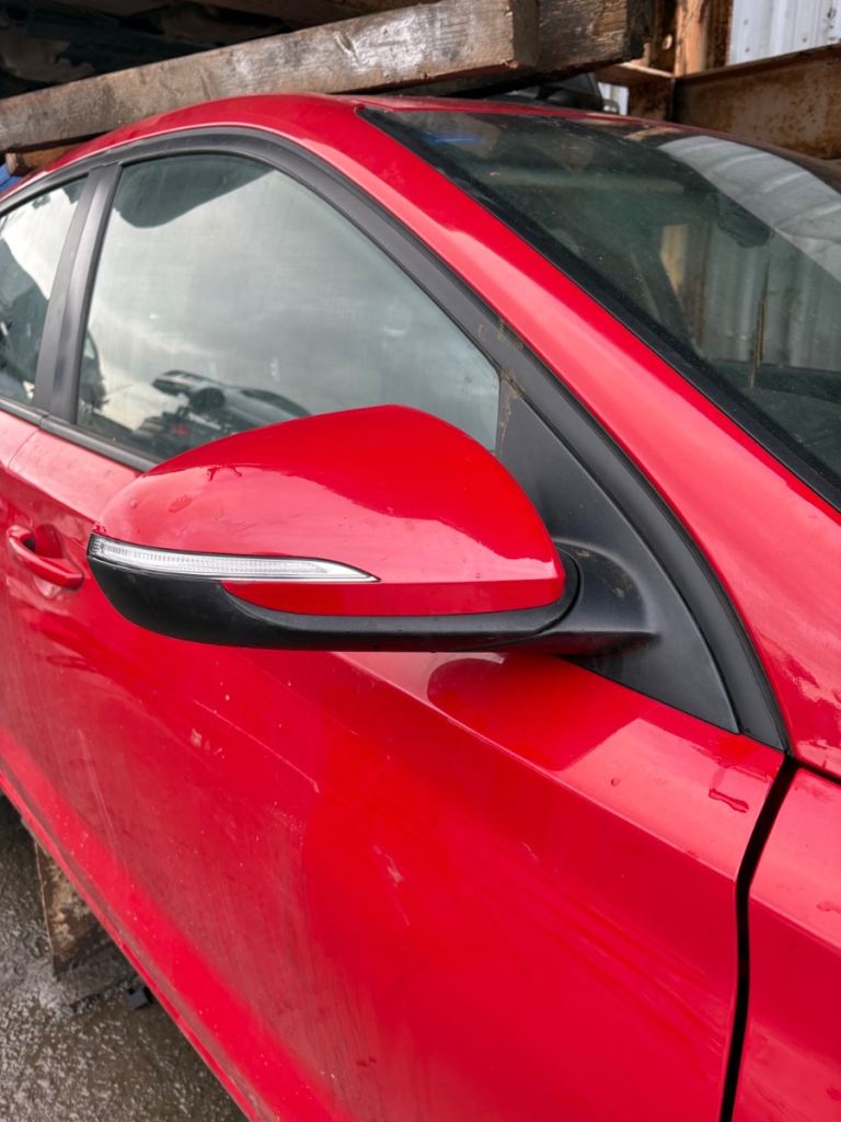 2015-2017 Hyundai i30 Drivers Offside Electric Wing Mirror