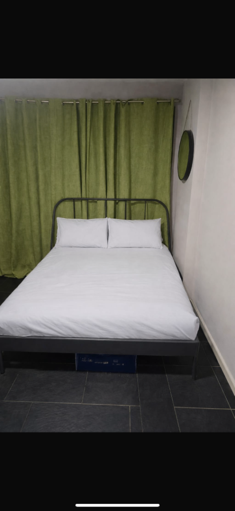 En suite bedroom in suburban neighbourhood in Coventry