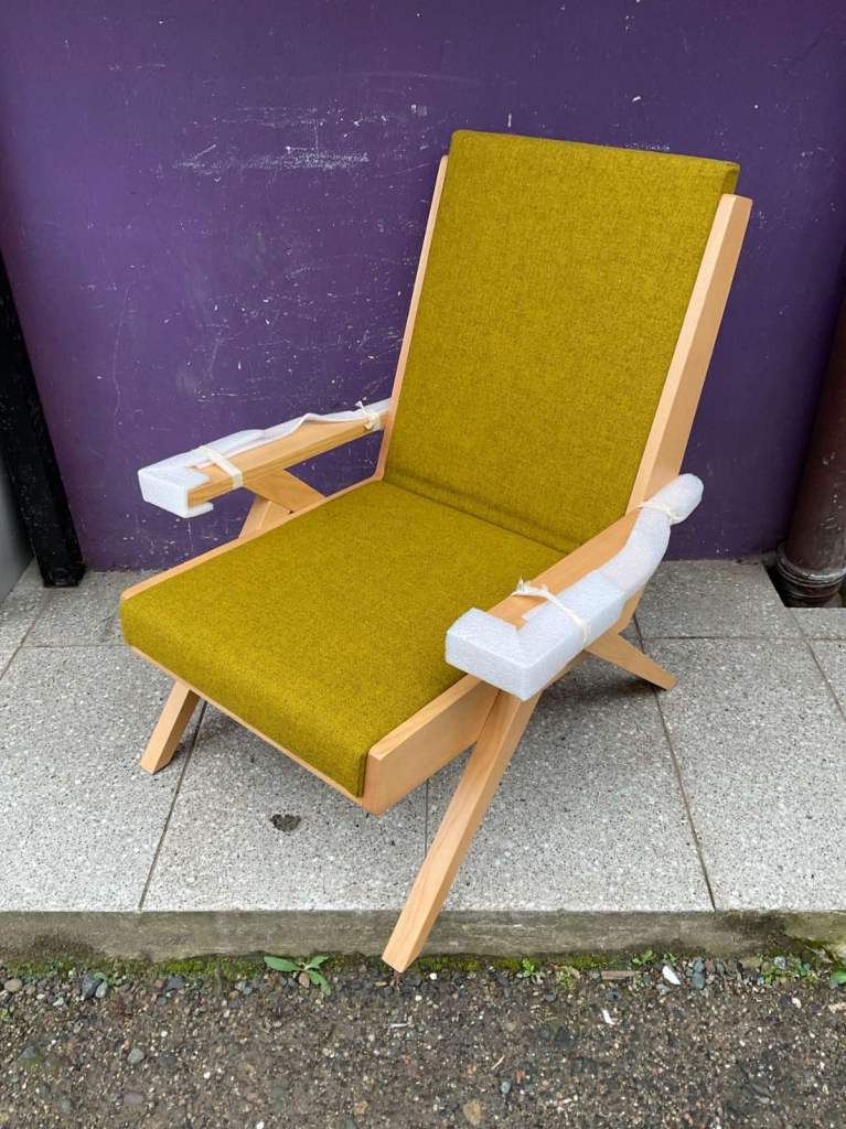 Unused green armchair (4793)