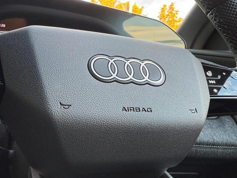 2025 Audi Q6 e-tron 83kWh S line SUV 5dr Electric Auto (252 ps) ESTATE Electric Automatic