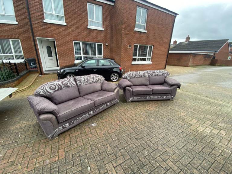 Modern 3 and 2 seater sofa in a tan fabric   Only £225