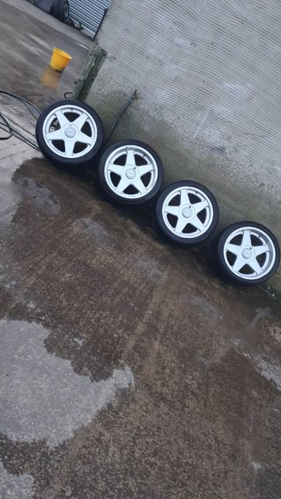 Vauxhall azev alloys  not audi .seat .Mercedes 