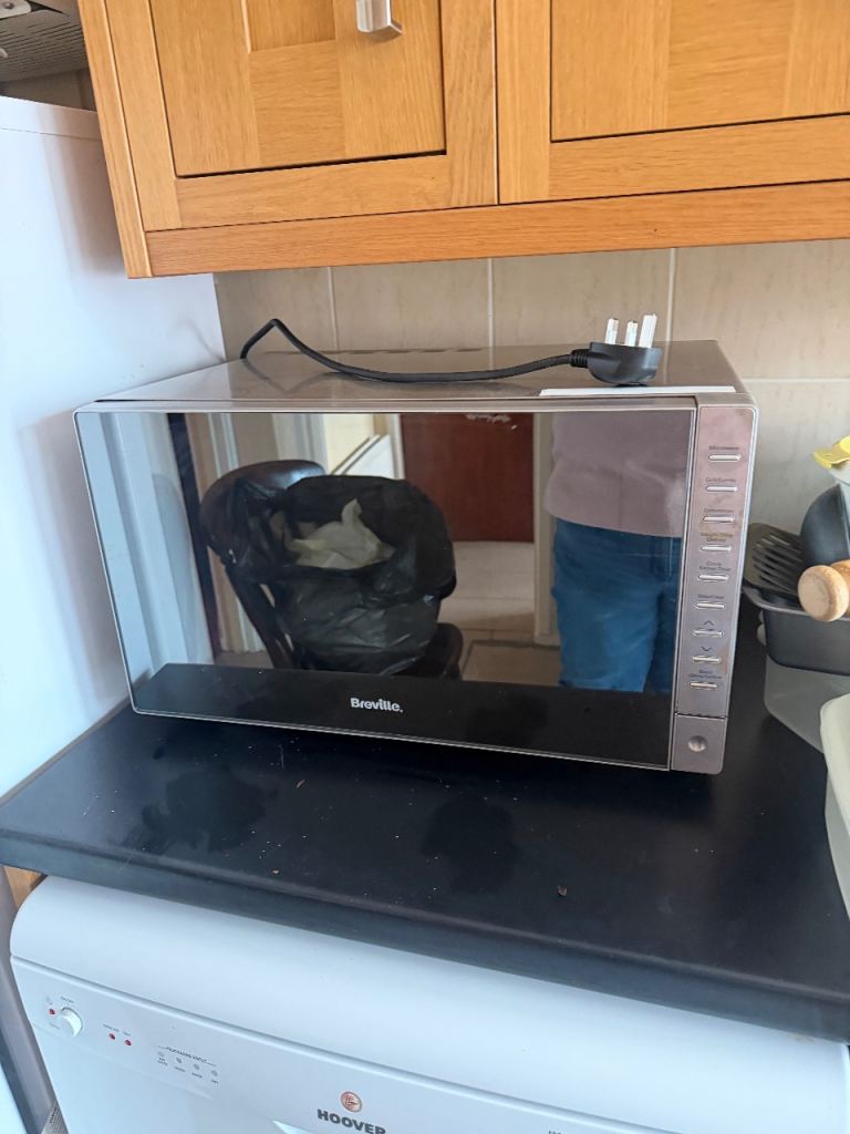 800w Breville microwave