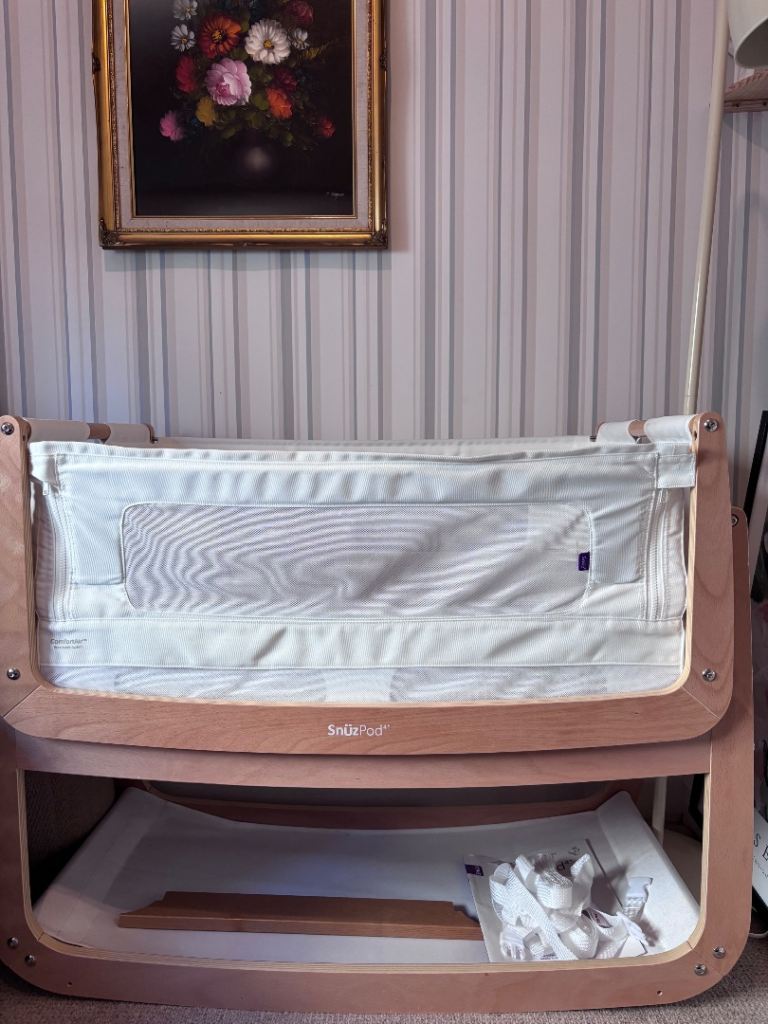 Snuzpod 4 Natural next to me crib 